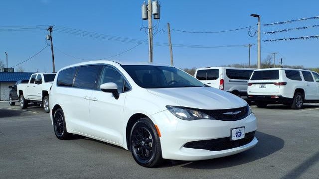 2022 Chrysler Voyager